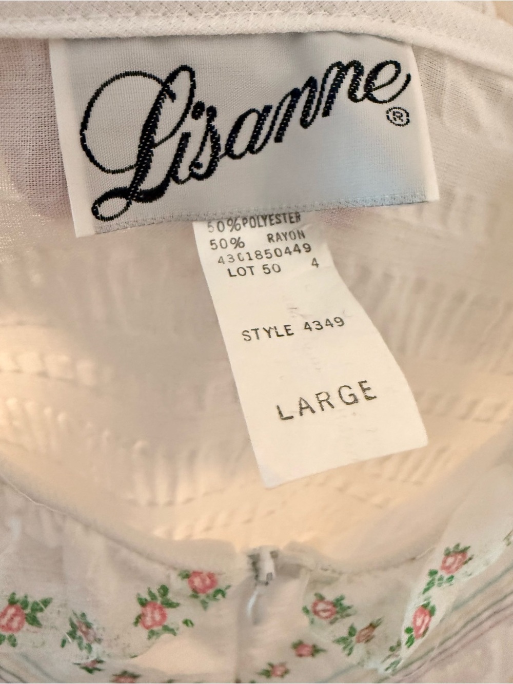 EUC! Vintage Lisanne White Embroidered Poly/Rayon Nightgown/Housedress - Picture 3 of 6